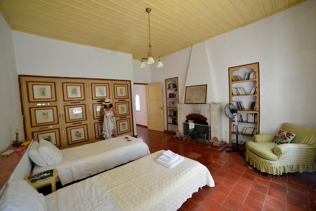 The Villa Averoff Kírinthos Rum bild