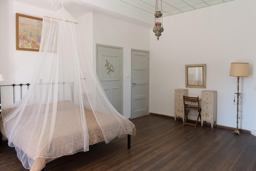 The Villa Averoff Kírinthos Rum bild