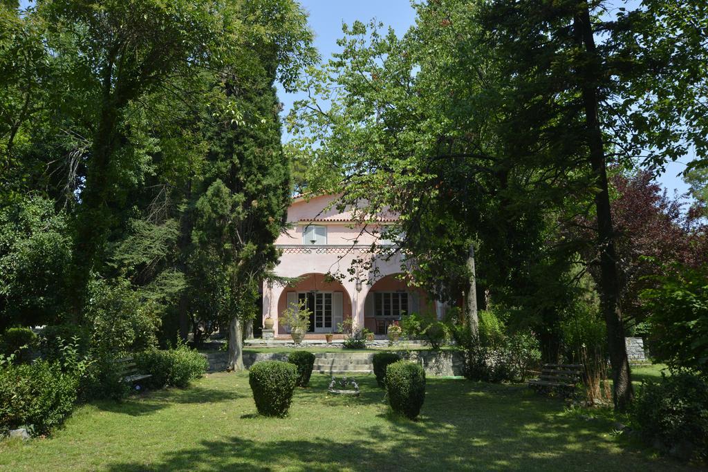 The Villa Averoff Kírinthos Rum bild
